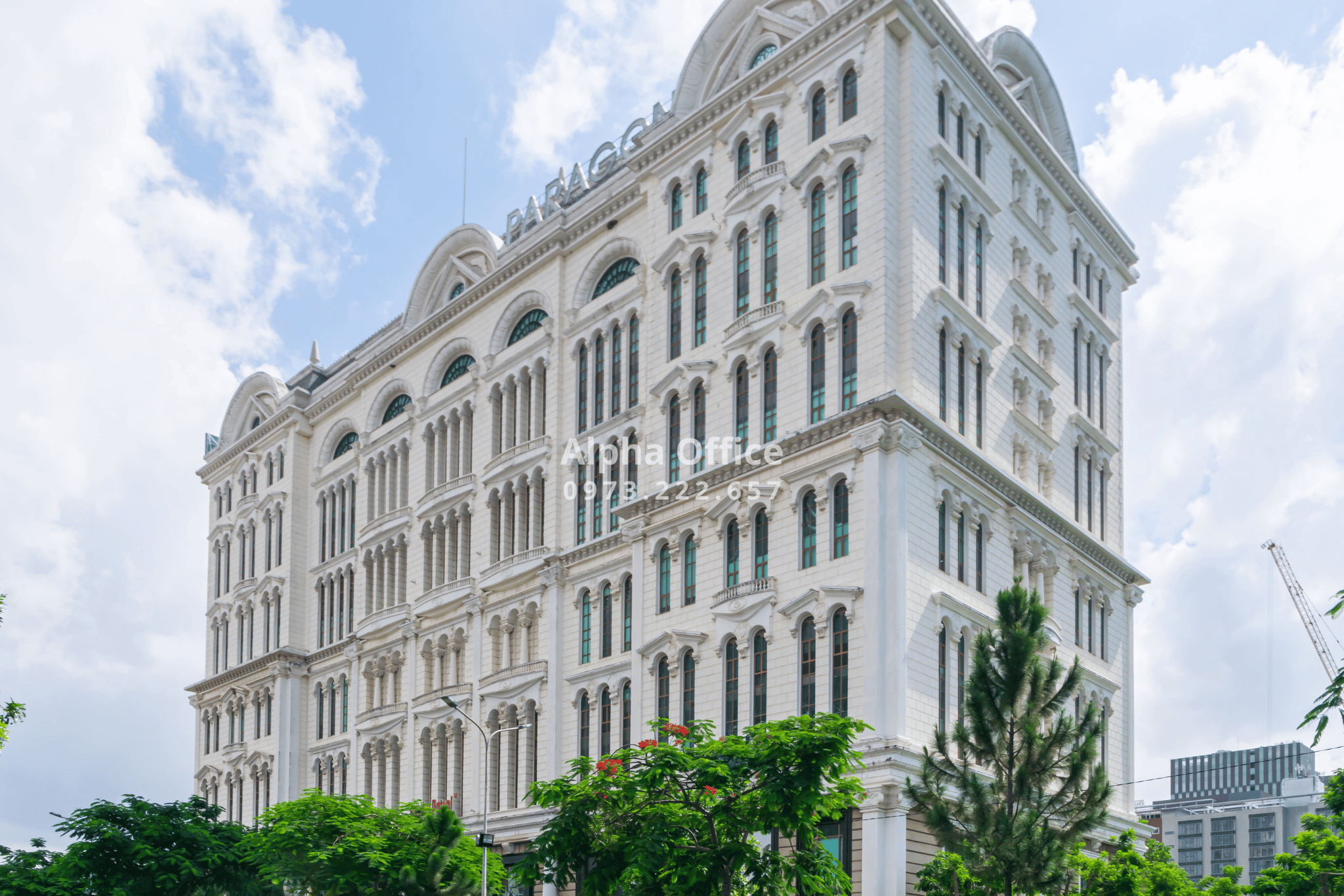 Tòa nhà Saigon Paragon